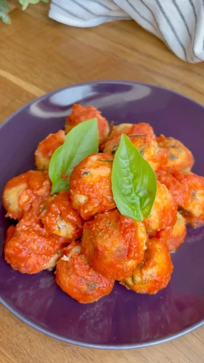 Polpette di ricotta e spinaci al pomodoro
